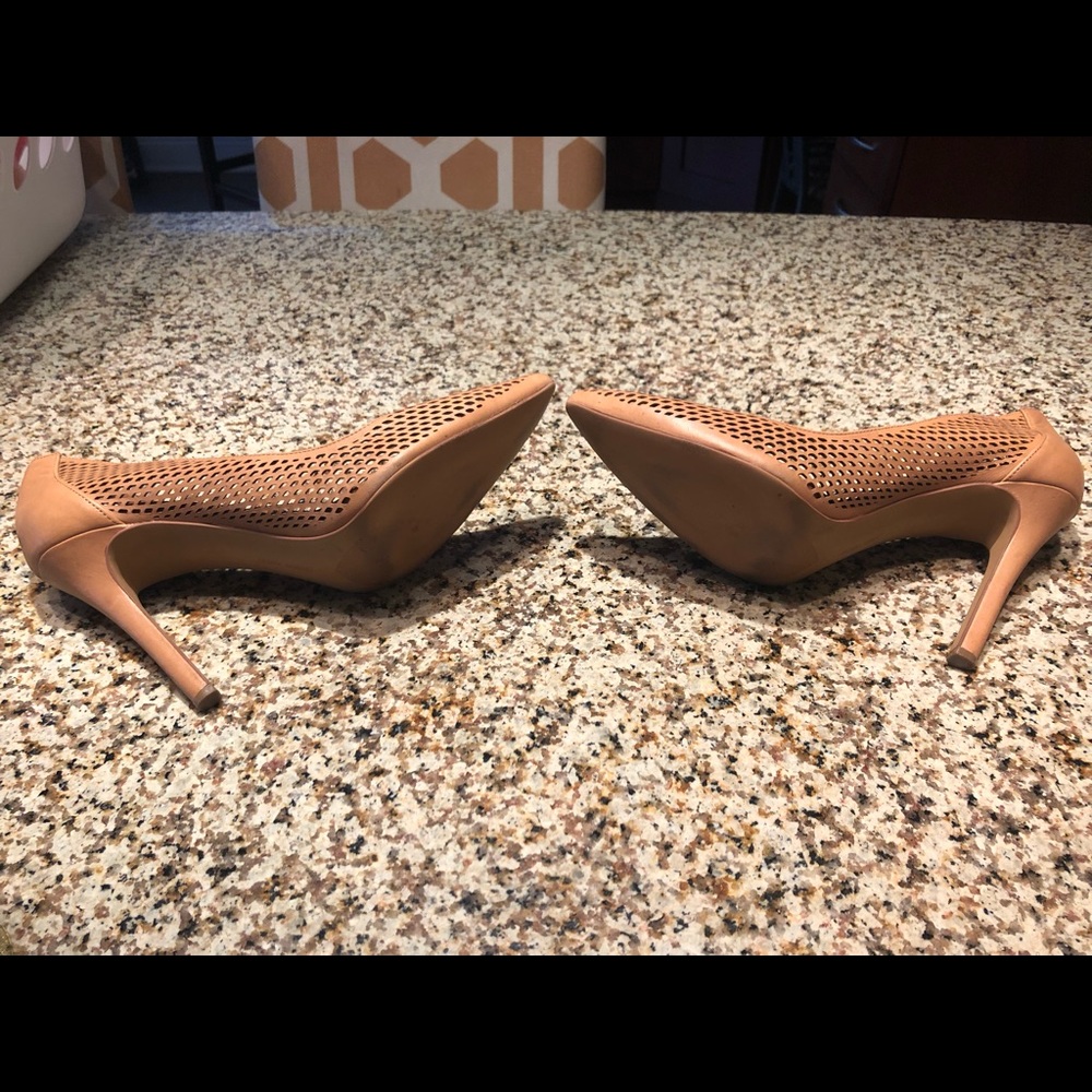 Vince Camuto Pump